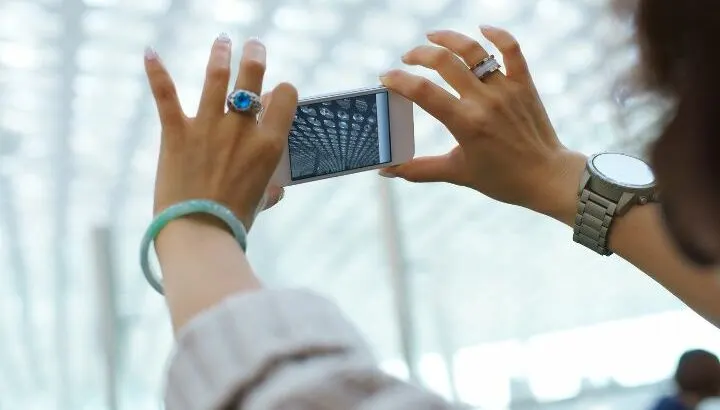 Does clearing Camera Storage Delete Pictures? (Android)