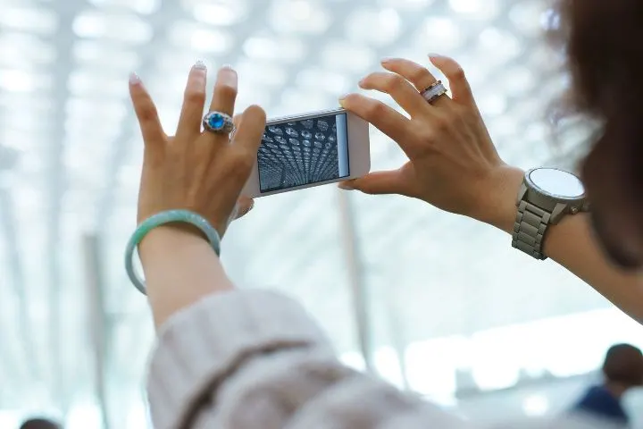 Does clearing Camera Storage Delete Pictures?