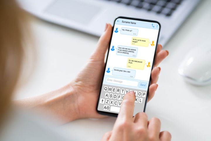 How To Send Text To All Contacts On iPhone?