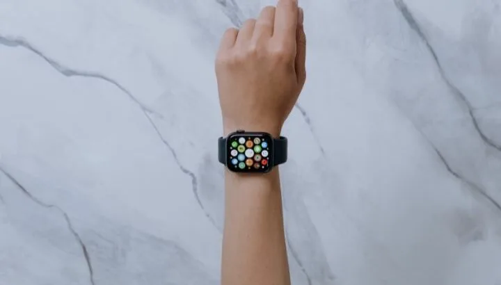 WhatsApp Not Showing On Apple Watch?