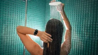 Can you shower with an Apple Watch 7