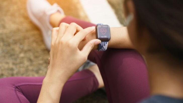 Can You Wear Apple Watch On Your Right Wrist?